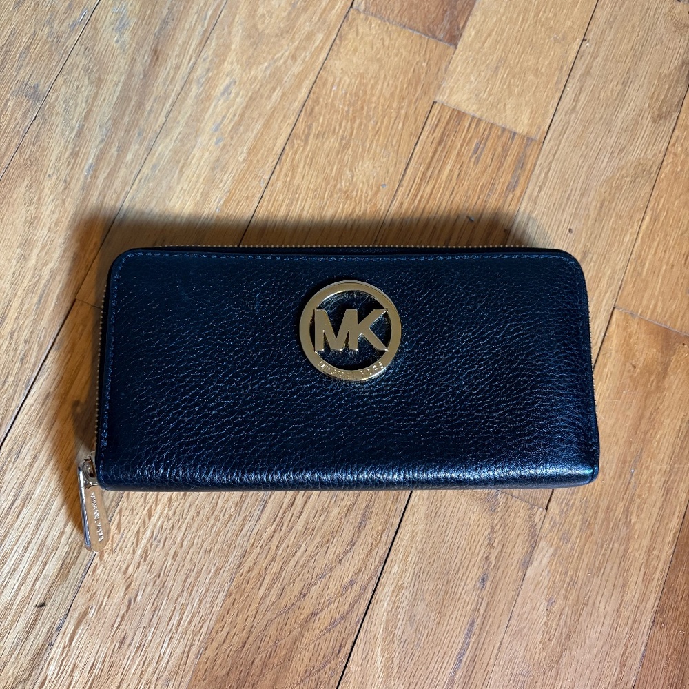 Michael Kors Zip Around Fulton Wallet
